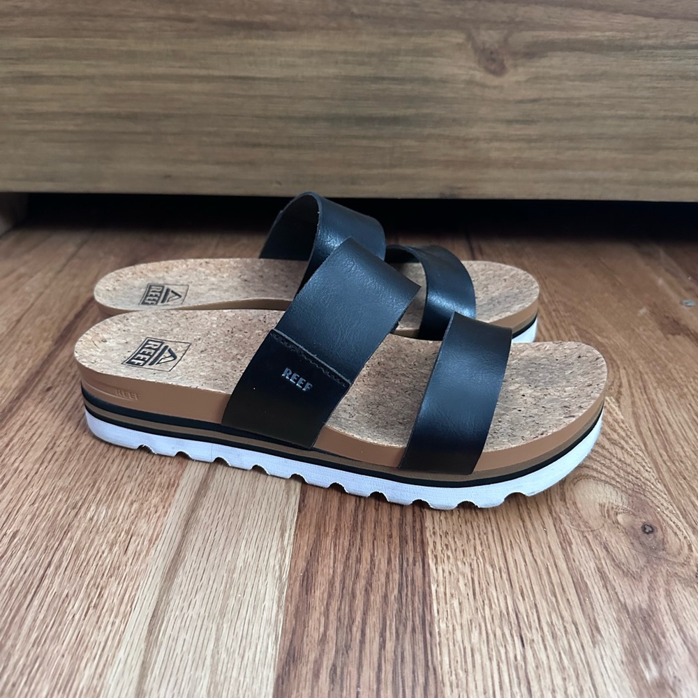 Reef Platform Black Sandals